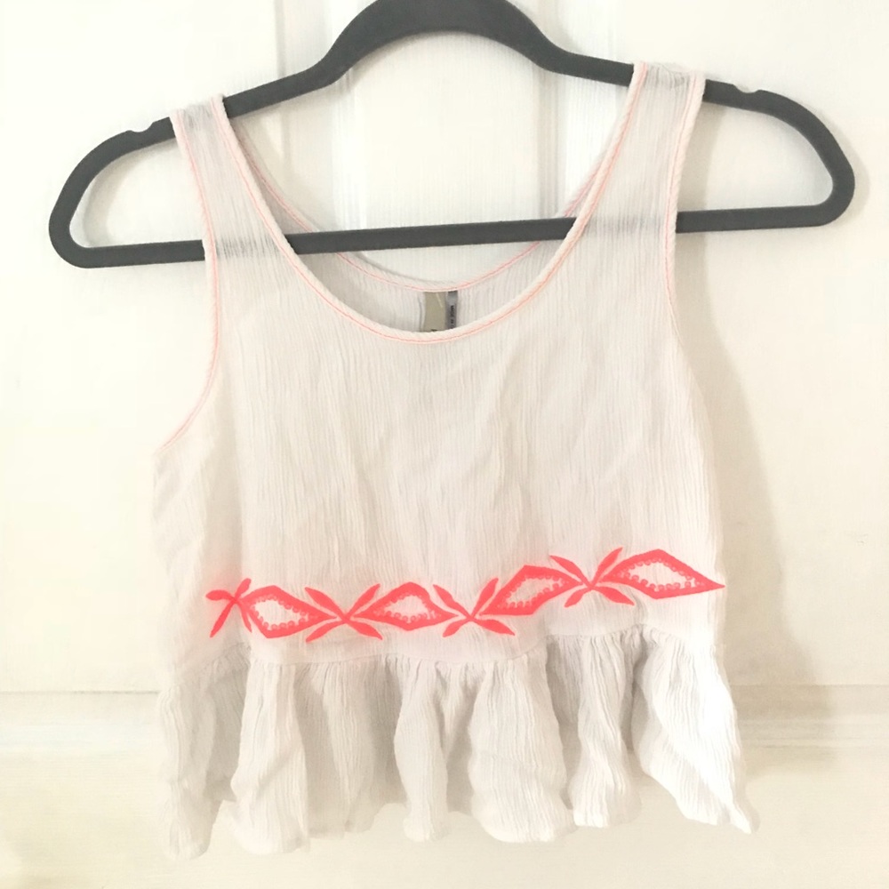 White and Neon Pink Crop Top👚